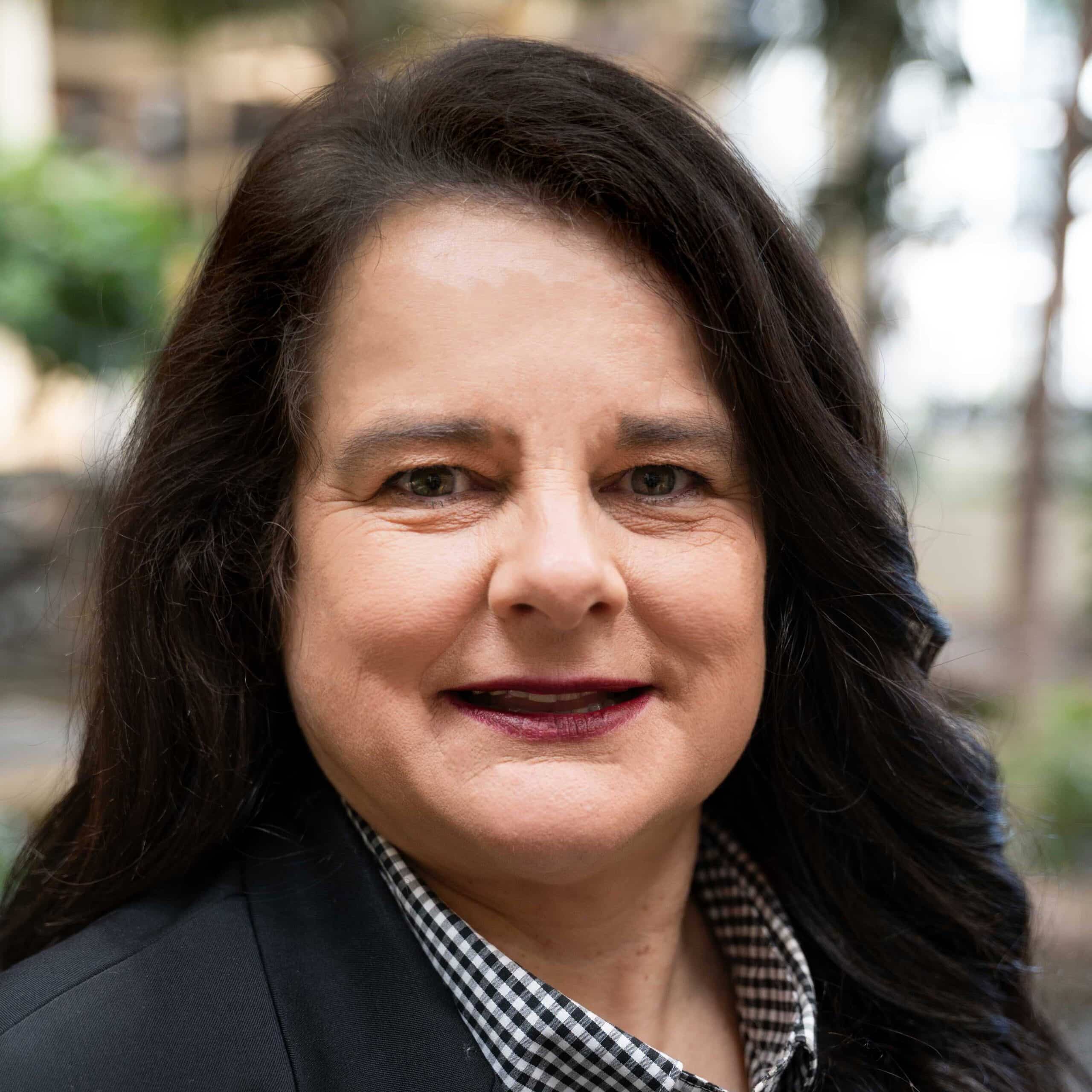 Photo of Julie Ellis